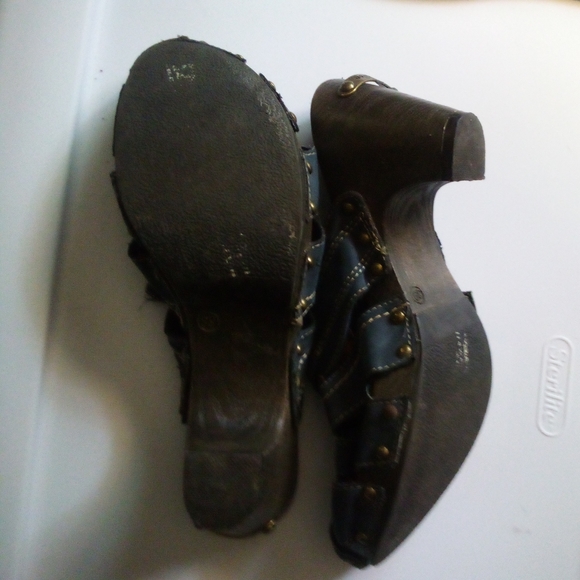 Blue suade clogs - Picture 3 of 3